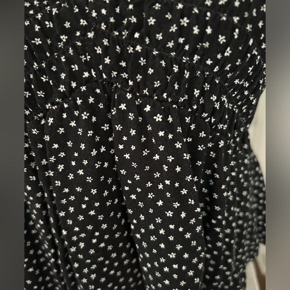 LA HEARTS Pac Sun Black & White Short Sleeve Floral Crop Top Size Small - Picture 9 of 10